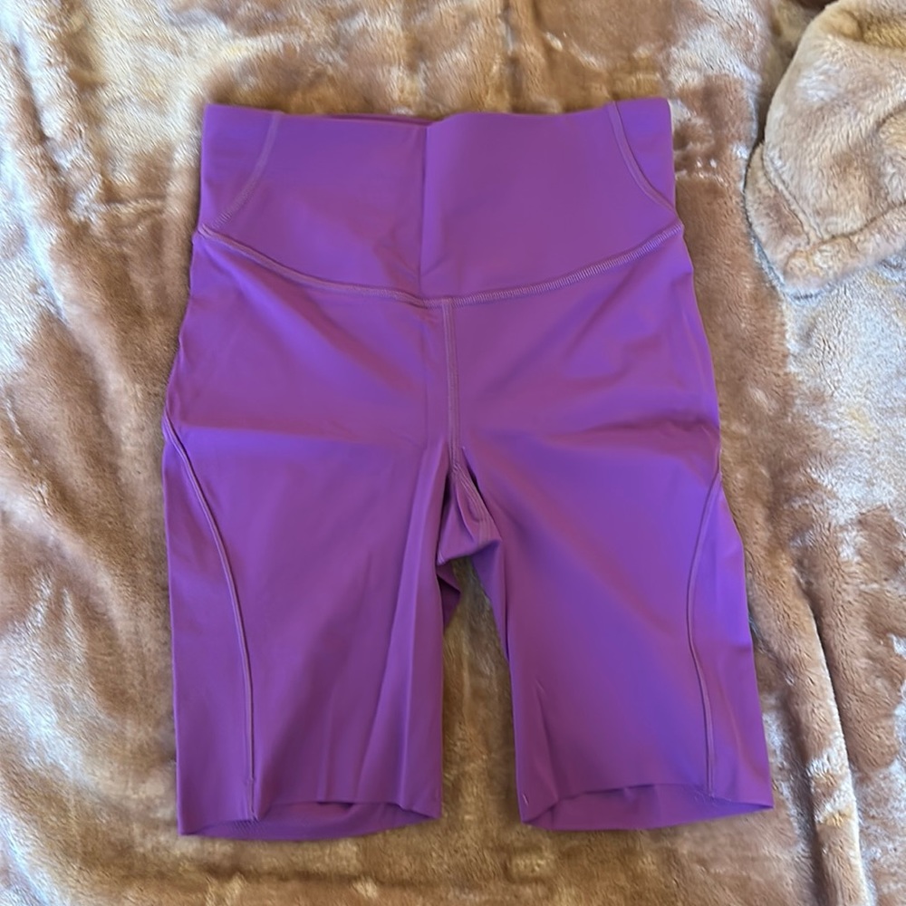 NWOT Lulumon Biker Shorts 8”